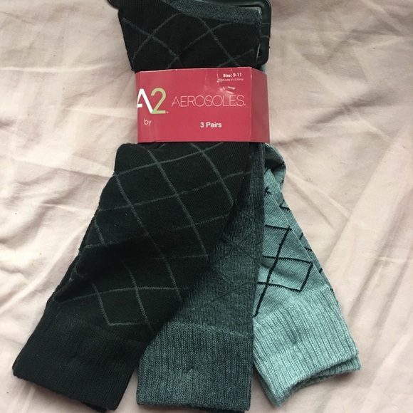 NWT 3 Pack Aerosoles Black and Gray Knee Socks - Picture 1 of 2